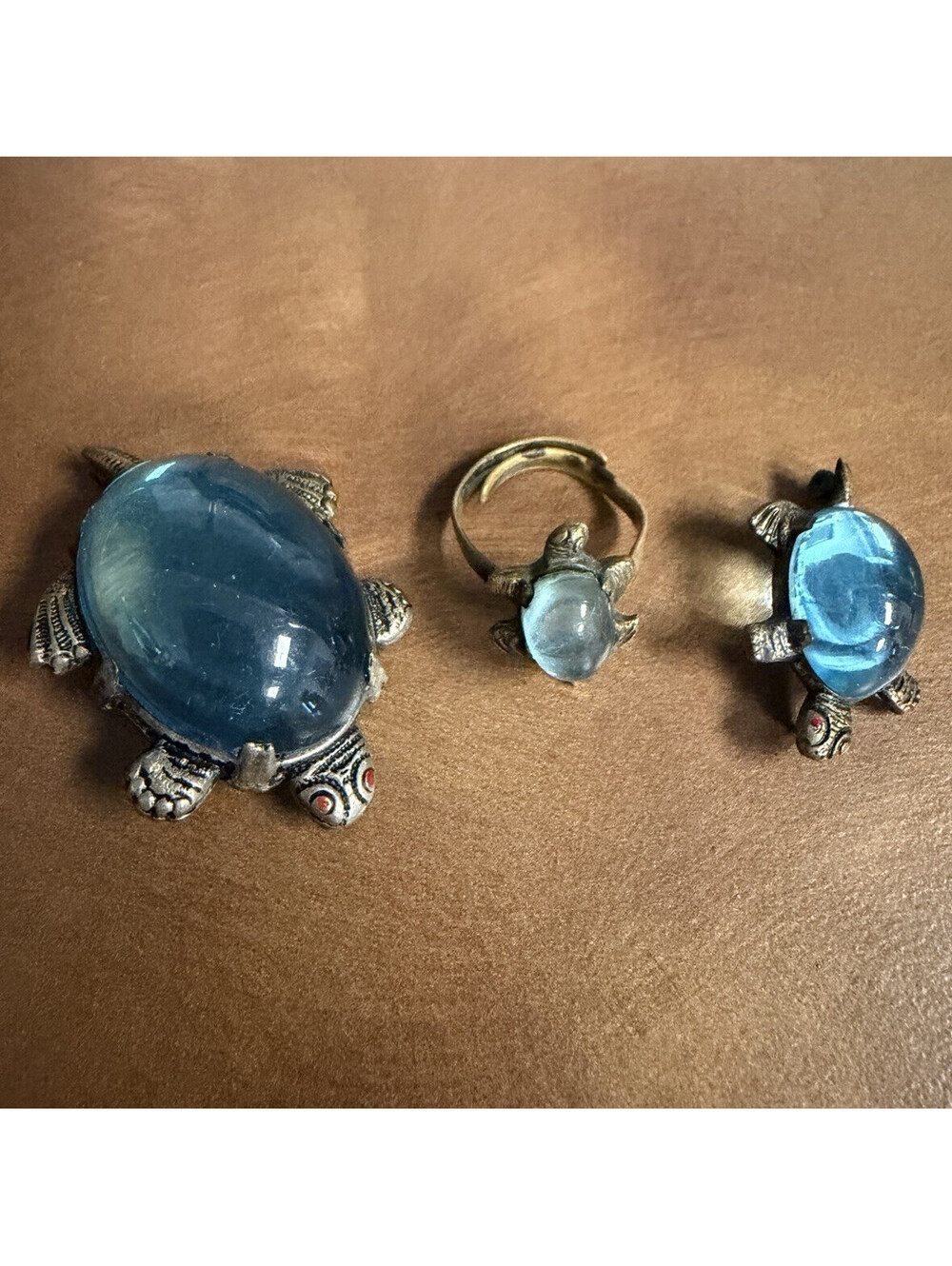 Jelly belly Turtle Brooch Pin Blue Oval Cabochon Stone Silver Tone set
